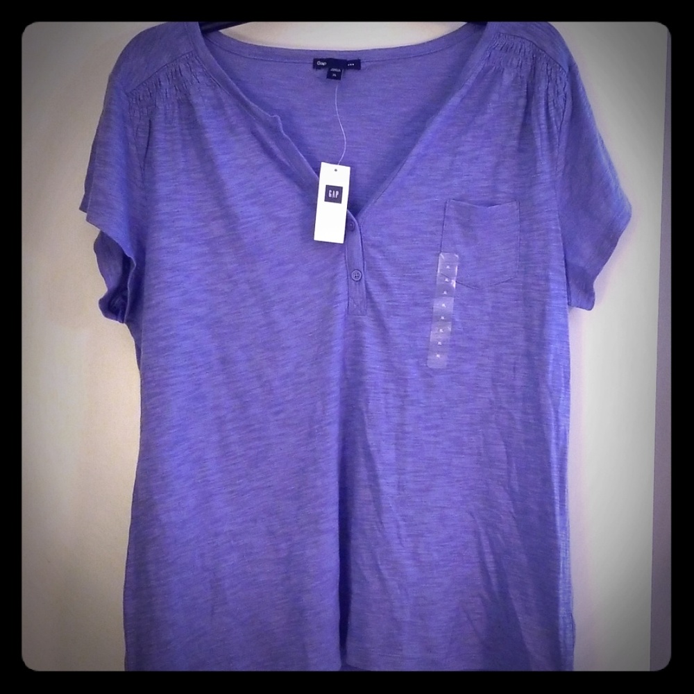 Gap tee